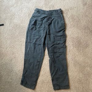 Navy blue AMERICAN EAGLE cargo pants size 2 short